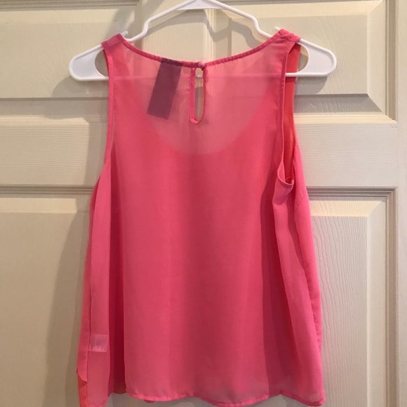 WallpapHER sheer pink scalloped bottom top - Picture 3 of 8